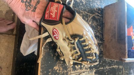 Nice youth GOLD GLOVE ELITE 11.5 in good condition