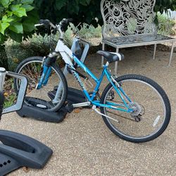 Blue Shwinn Women’s Bike