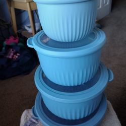 4-piece Solid Plastic Storage Containers