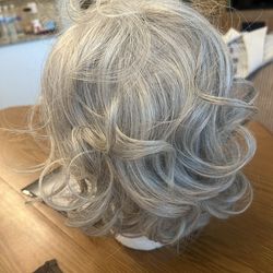 Hairdo Modern Flair Wig - New & Reduced