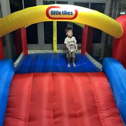 Little Tikes Jump ‘n Slide Inflatable Bounce House w/ Blower – Complete Set