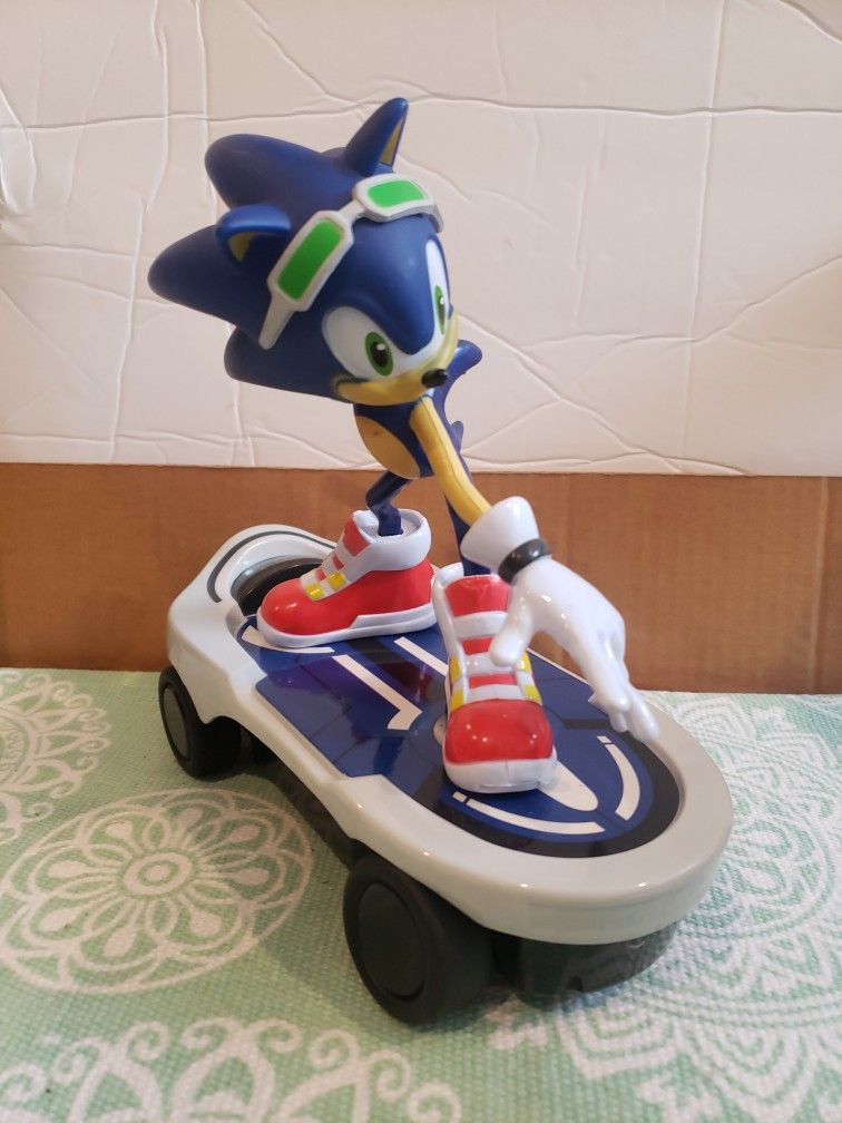 Sonic Free Rider Sonic The Hedgehog RC Skateboard NKOK Toy Figure NO REMOTE Doesn't Work V