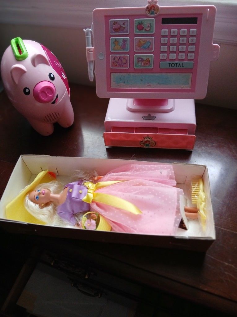 Piggy Bank Musical And Registrer Musical And Barby..All For $12 Dls..