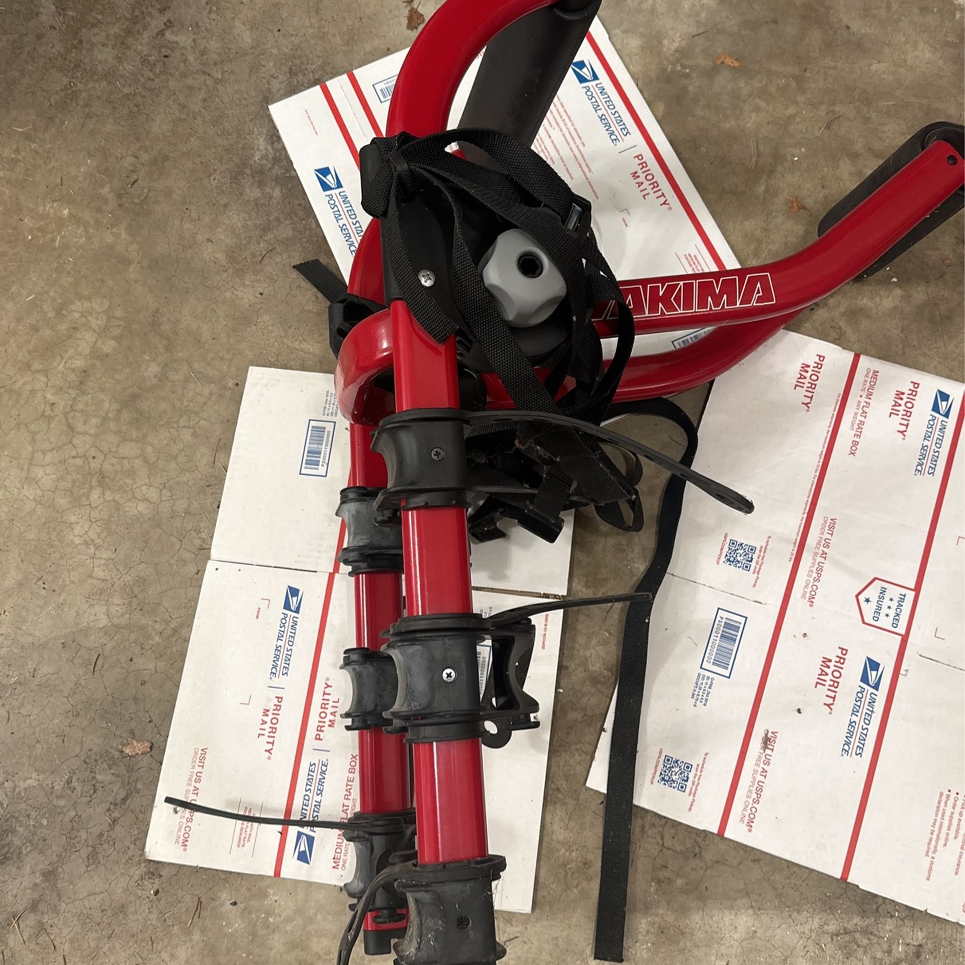 Yakima Bicycle Trunk Rack 3 Bike Rack Like New for Sale in Redmond, WA