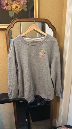 Disney embroider crew neck