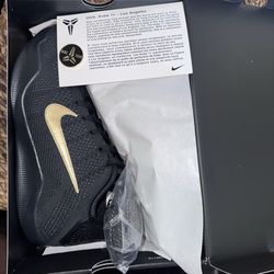 Kobe 11 size 11 fade to black