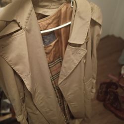Vintage Burberry Trench Coat With Plaid  Wool Zipper Linening 