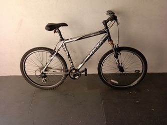 BICYCLE TREK 21 SPEED SIZE 26 BRAND NEW