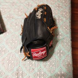 Black Rawlings Kids Baseball Glove