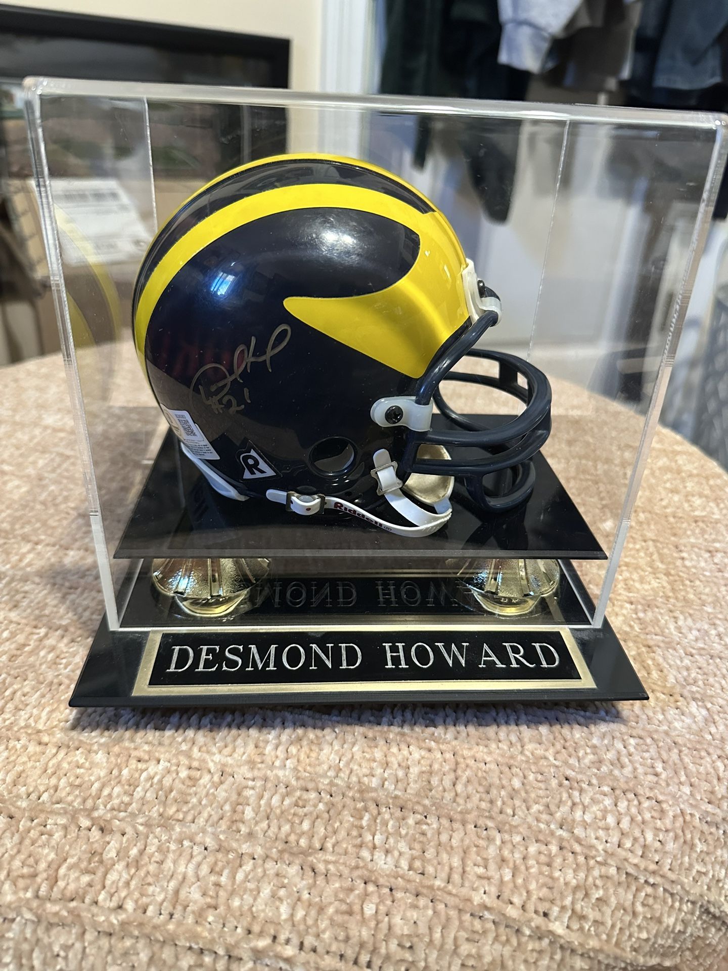 Desmond Howard Autographed Mini Helmet W/ Display Case