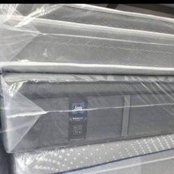 Queen bed pillow top can deliver new