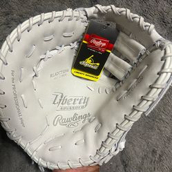 Left-Handed Throw Rawlings Liberty Advanced Fast Pitch Softball First Base Mitt