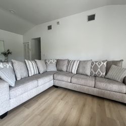 Modern Beige Sectional Sofa with Queen Pull-Out Bed – Ultimate Comfort and Style