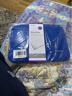 Laptop sleeve