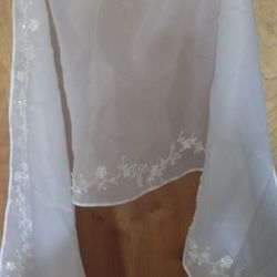 Nearly New Bridal Shoulder Wrap To Wear W/ Wedding Dress