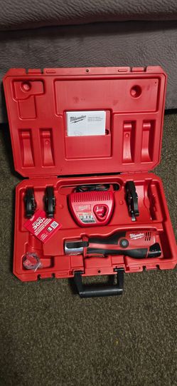 Milwaukee  M12 12-Volt Lithium-Ion Force Logic Cordless Press Tool Kit (3 Jaws Included)