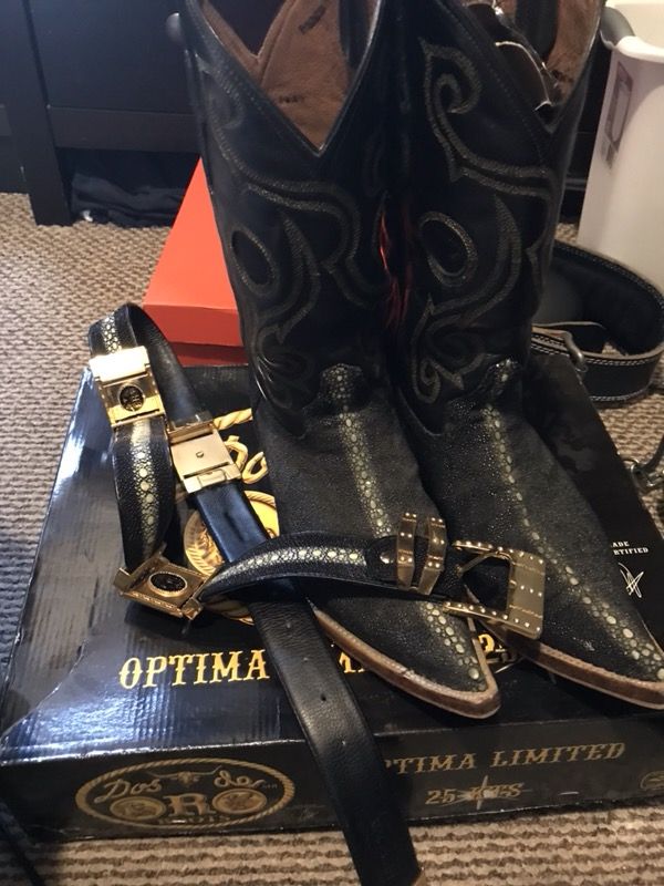Botas mantarraya dos de oro con cinto $400 obo 100% original