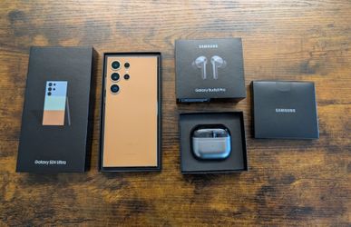 Samsung S24 Ultra unlocked Buds 3 pro (Limited edition color)