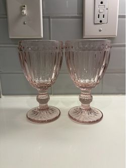 Set of 2 pink glass goblets