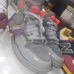 Reebok Pumps 8 And 8 1/2