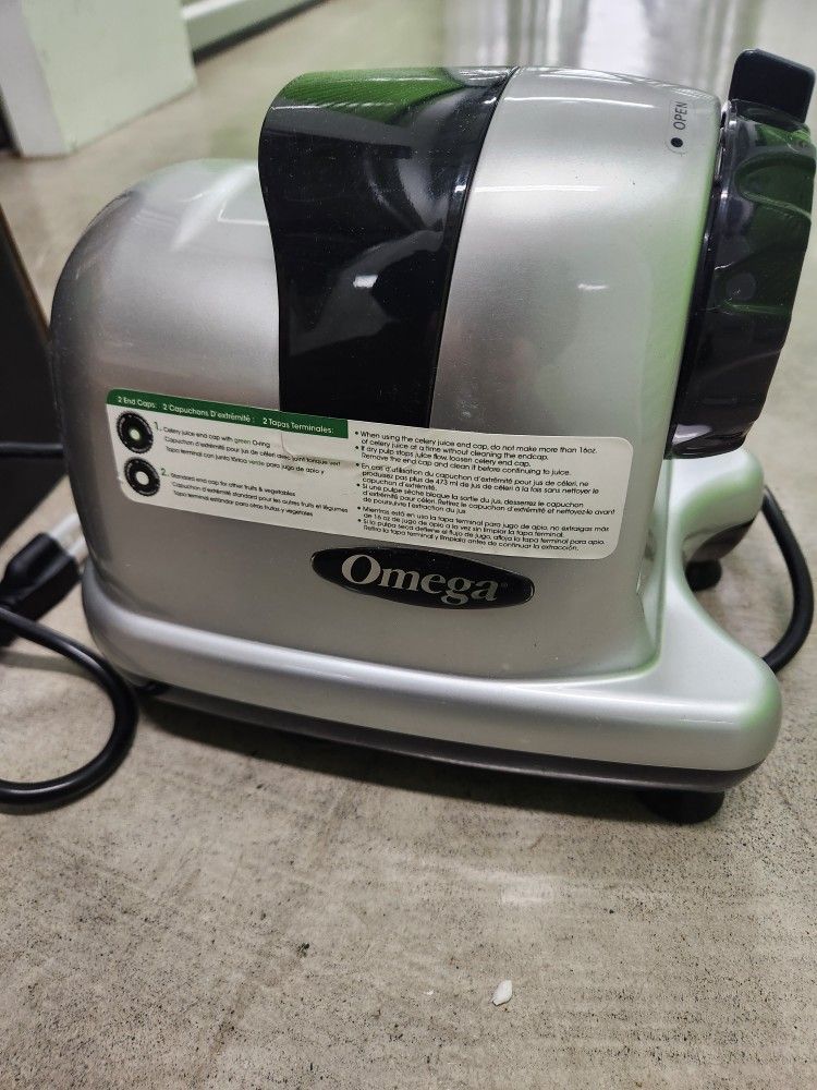 Omega Cold Press Juicer Extractor Fruit And Vegetable Juicer Msrp $279