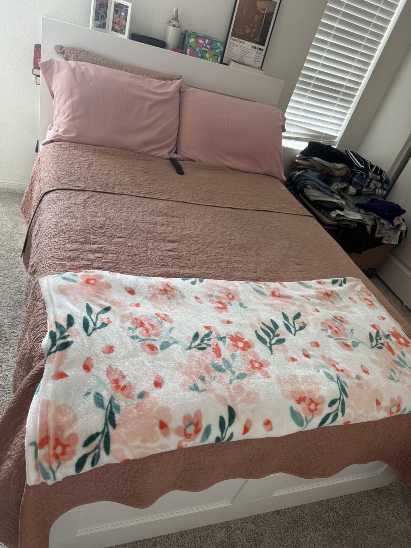 Full Bed - With Bookcases And 4 Storage Units