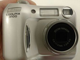 Nicon Coolpix 3100