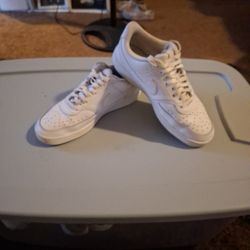All White Air Nike Shoes In Good Condition Asking 30$ 
