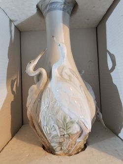 LLADRÓ Herons' Realm Vase. Porcelain Vase.

