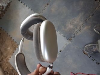 Apple AirPods Max Headphones Silver
