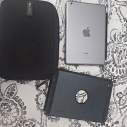 Apple IPAD MINI 2 WITH KEYBOARD AND CASE