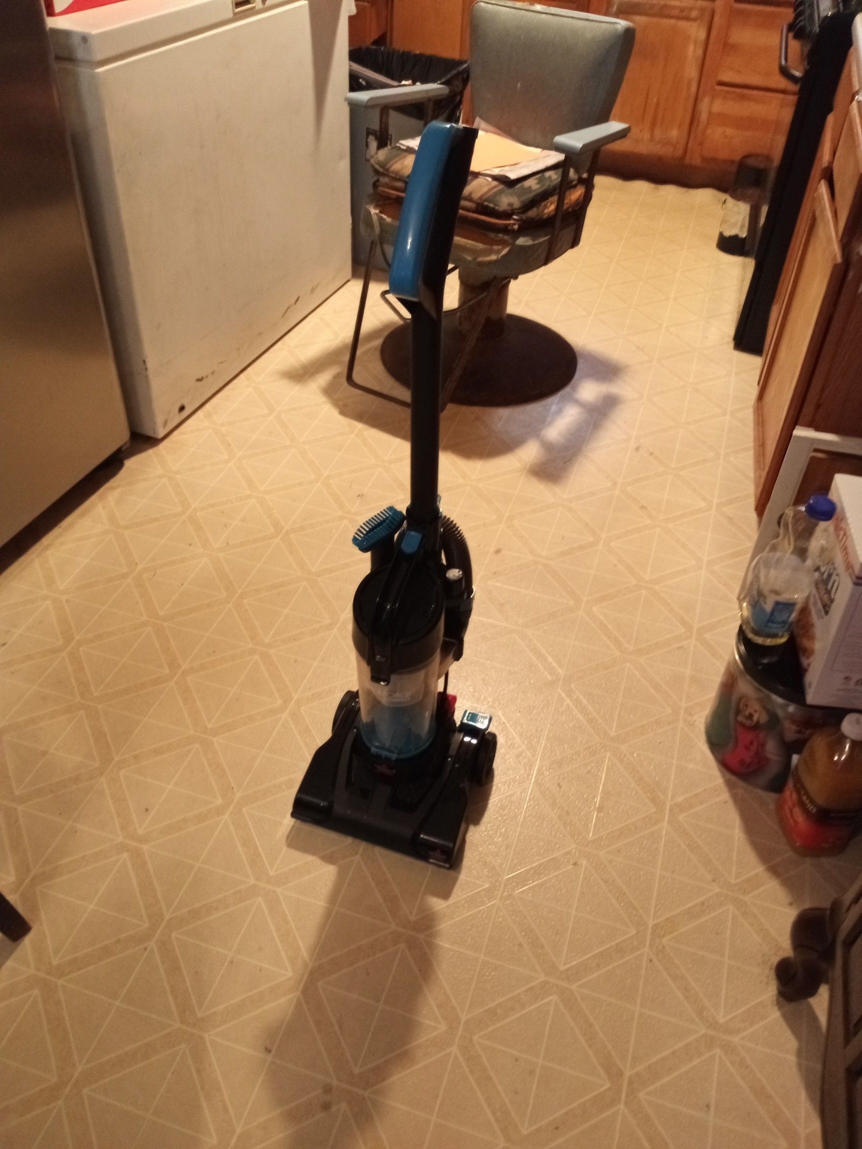 Bissell compact Vacuum Cleaner