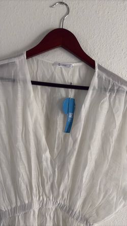 Cupshe White V-Neck Top Size M