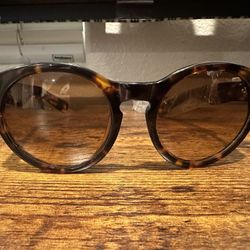 BCBG SUNGLASSES
