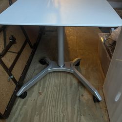 airLIFT XL Pneumatic Sit-Stand Mobile Desk Cart