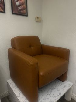 Accent sofa chair