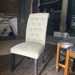 Set of two dinning chairs 