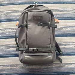 Yeti - Crossroads 27L Backpack - Camp Green