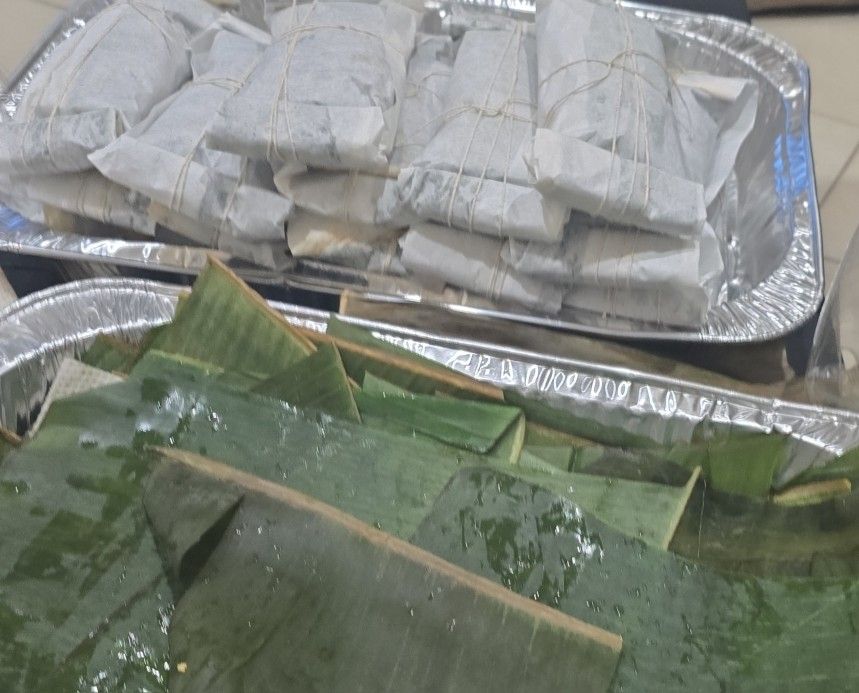 Mama Patele En Hoja Dominicana