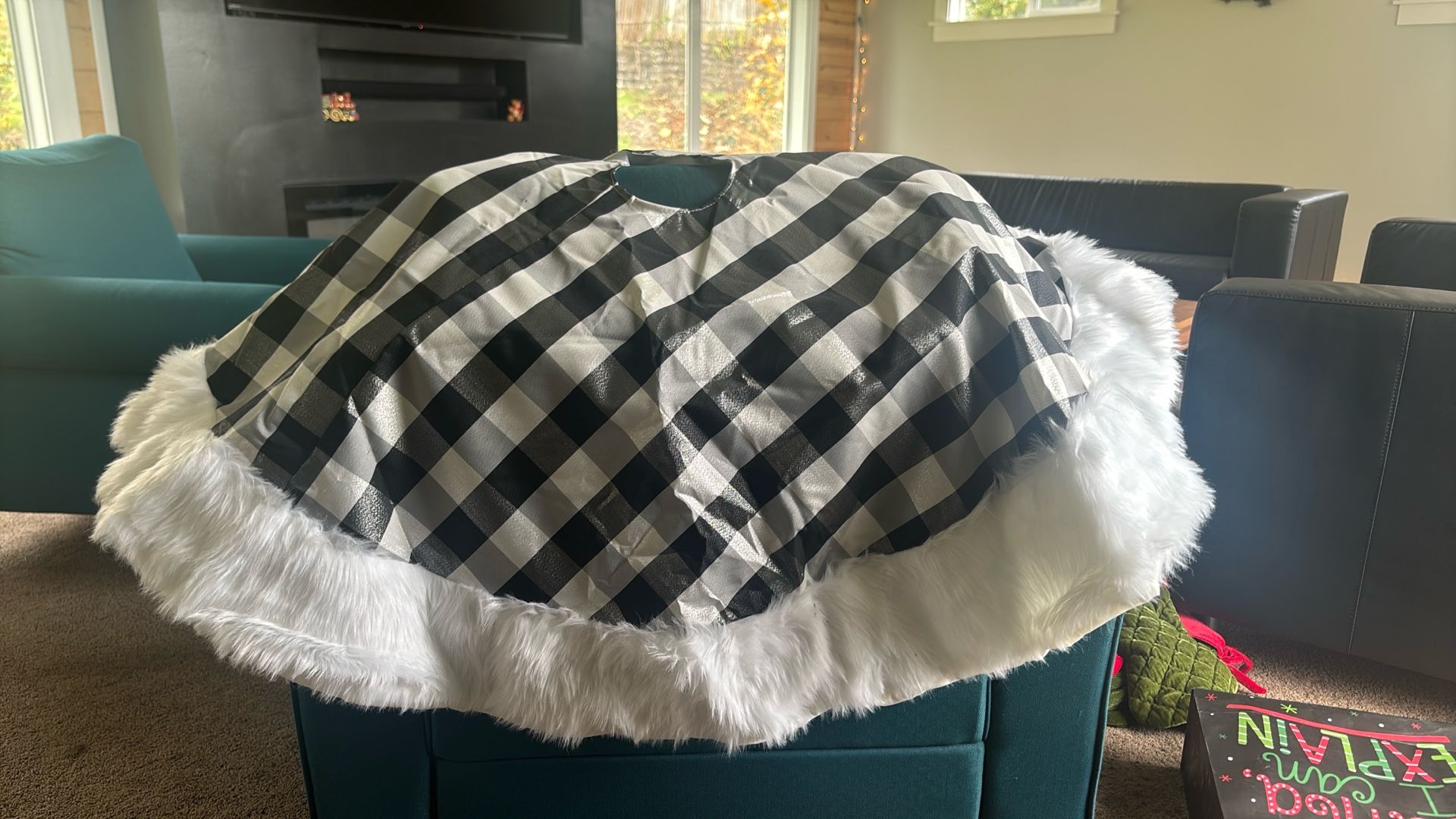 Checkered White Fur Tree Skirt