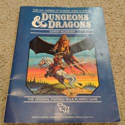 Dungeons & Dragons RPG Book Expert Rulebook 1983 
TSR 
In used good condition. 
Pickup only 