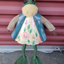 Vintage Metal Frog Garden Stake Yard Decor