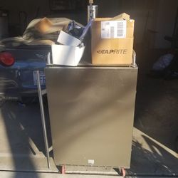 Kegrator - Built In Fan And Digital Thermostat