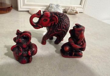 Red and Black Elephant Figurine Set of 3