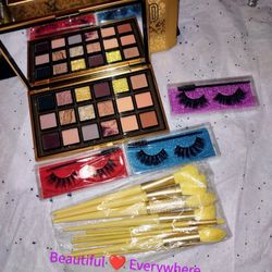 Huda Beauty Eyeshadow Pallet 