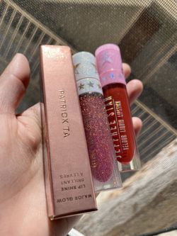Liquid lipstick and lipgloss !