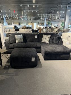Grey 2pc Chaise Sectional Couch
