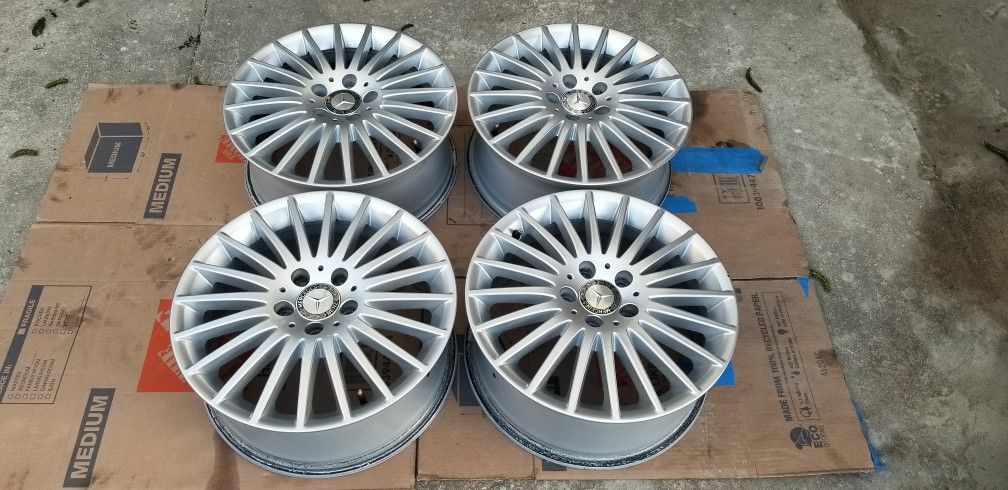 Mercedes Benz Metris 17 Inch OEM Wheels