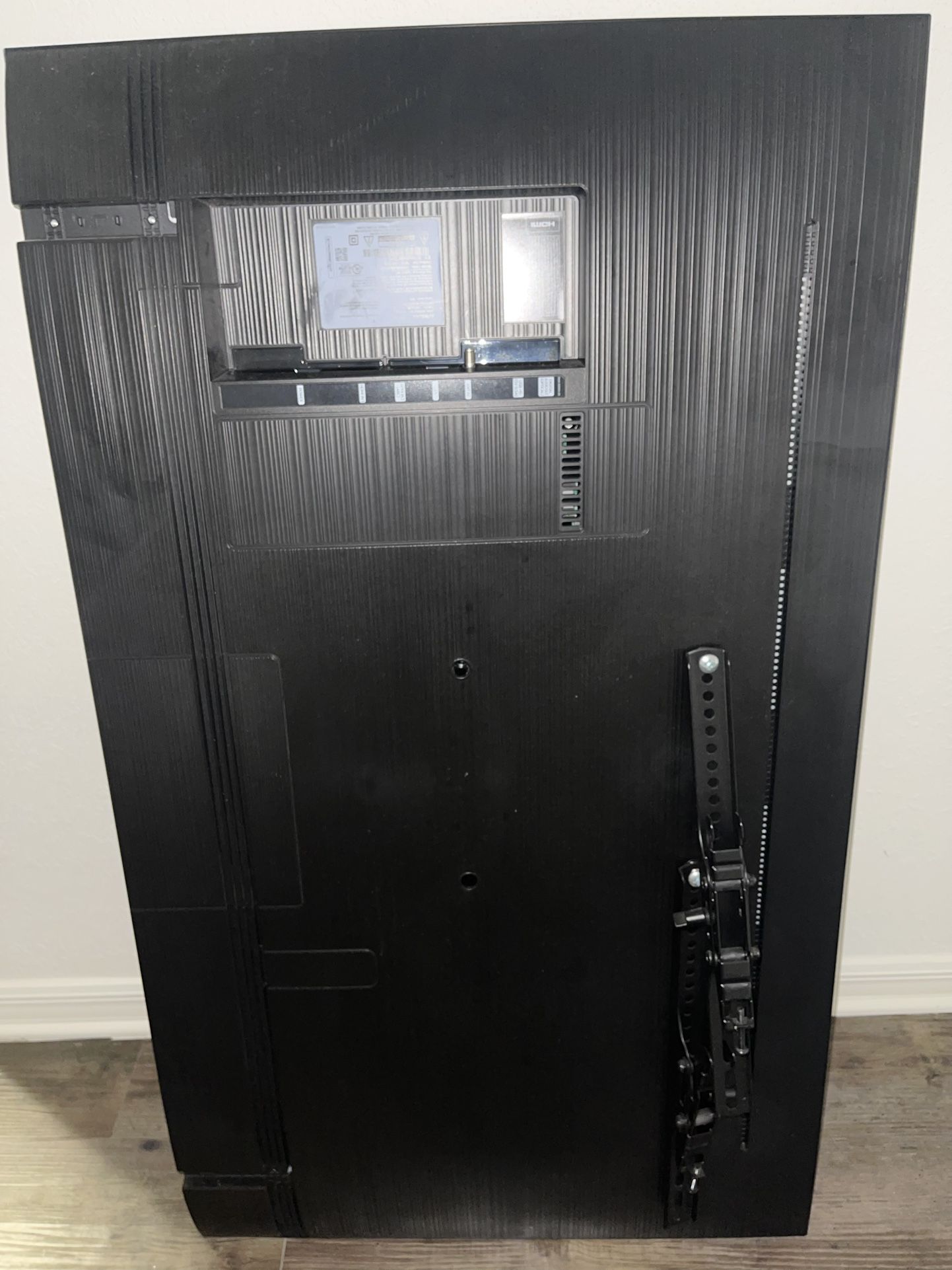 Samsung 47 inch TV (Remote and Power Cable Not Included)