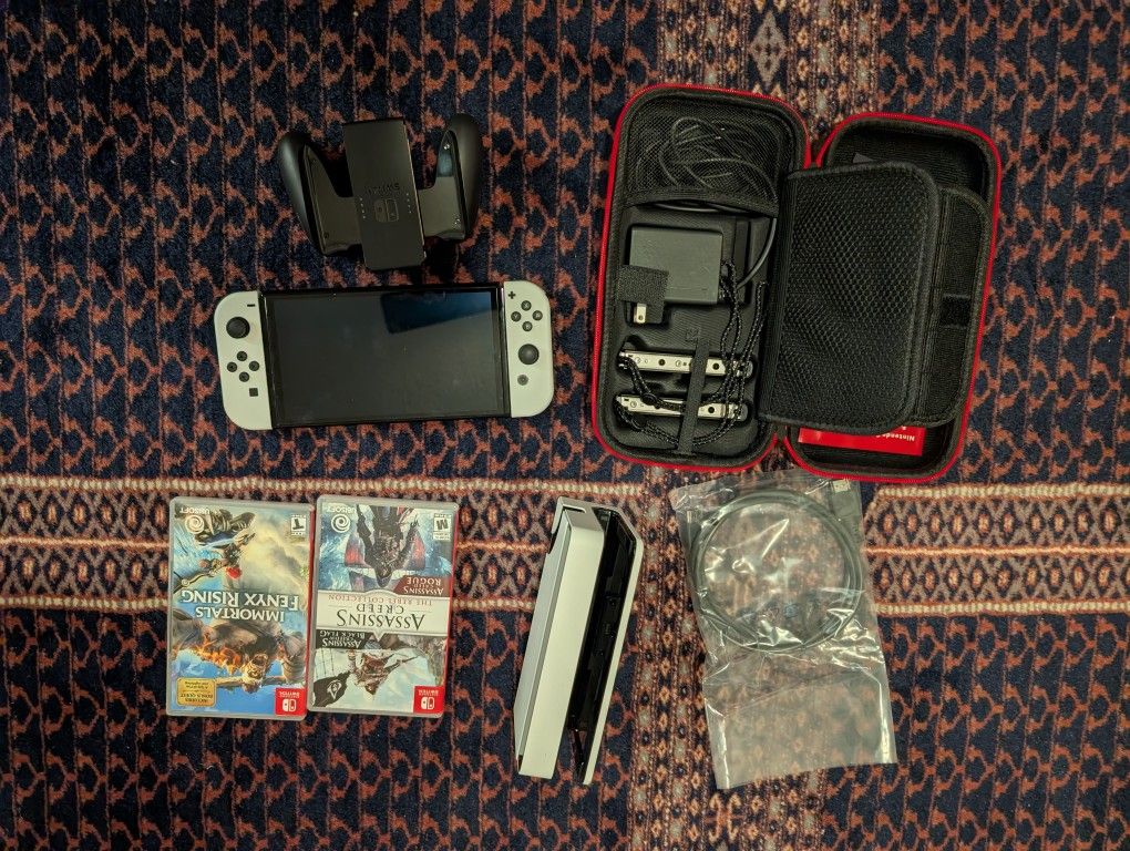 Nintendo Switch OLED screen With All Accessories And 2 Games